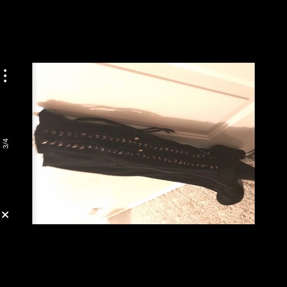 Boots - Picture 3 of 4